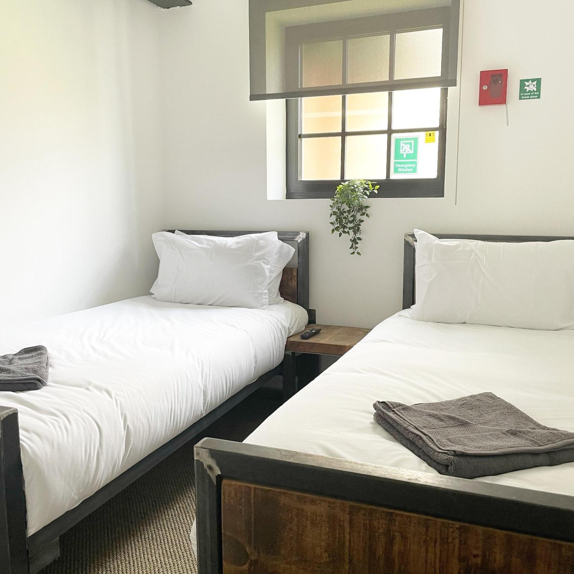 Booking Urban At Halstead Halstead  Zewnętrze zdjęcie