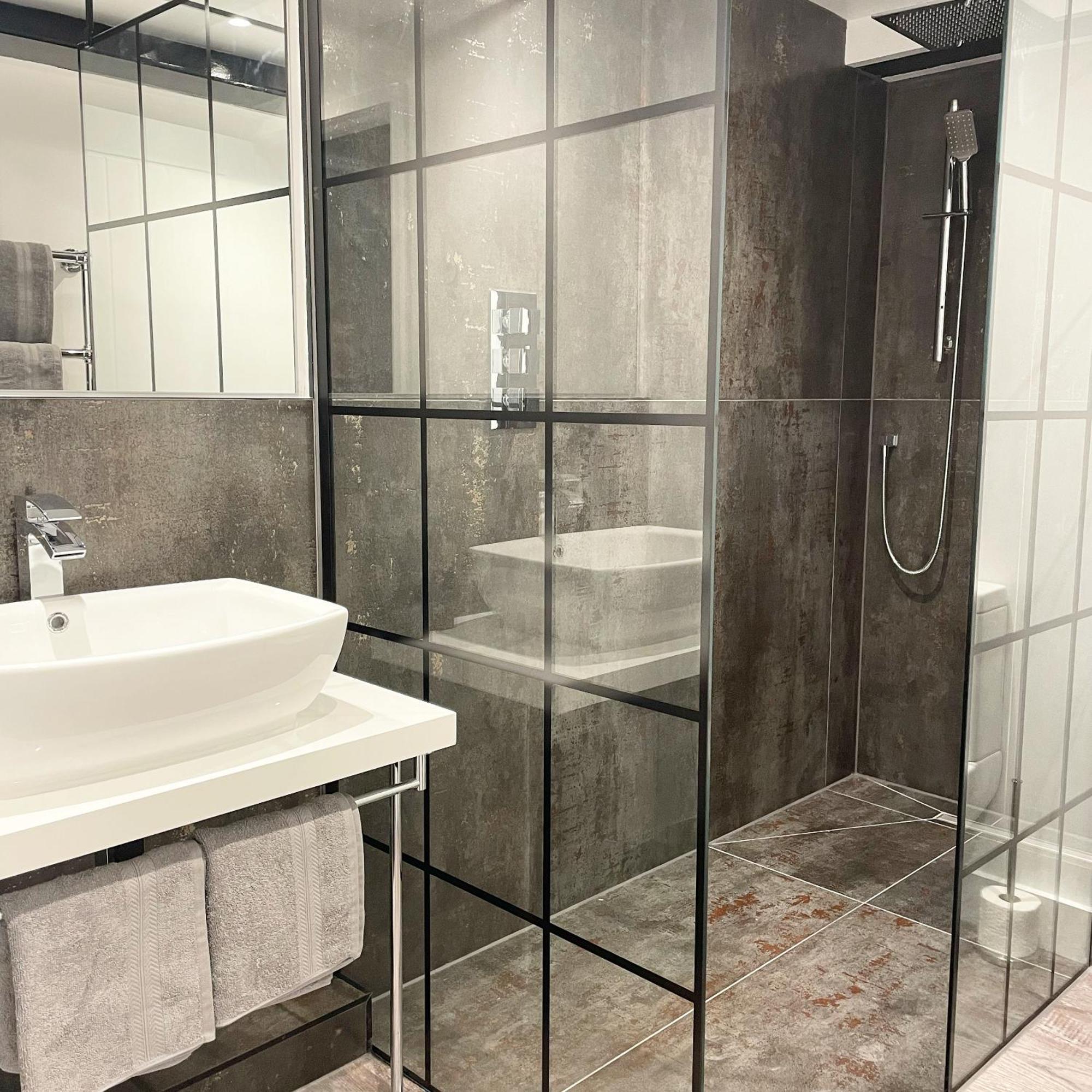 Booking Urban At Halstead Halstead  Zewnętrze zdjęcie